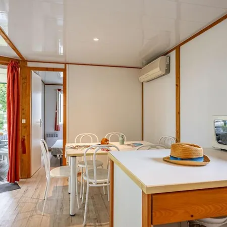 Campsite Cosy Avec Terrasse, Ideal Pour 6 Personnes - Api-1-52-610 *