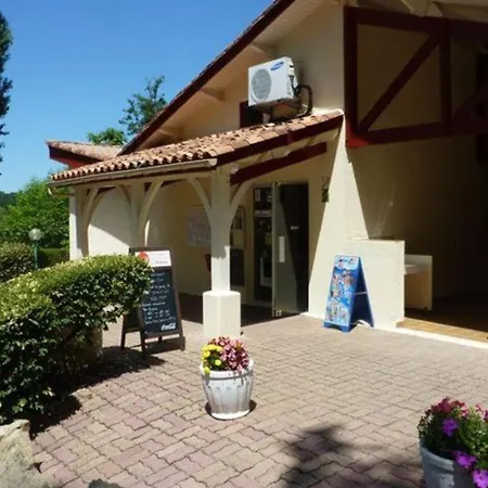 Cosy Avec Terrasse, Ideal Pour 6 Personnes - Api-1-52-610 * Badefols-sur-Dordogne