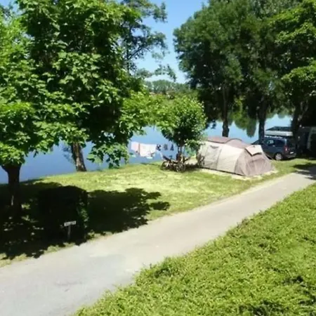 Cosy Avec Terrasse, Ideal Pour 6 Personnes - Api-1-52-610 Campsite